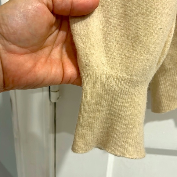 Nude Wool Cashmere V Neck Sweater in Tan - Size 46/US 10 - Picture 5 of 10